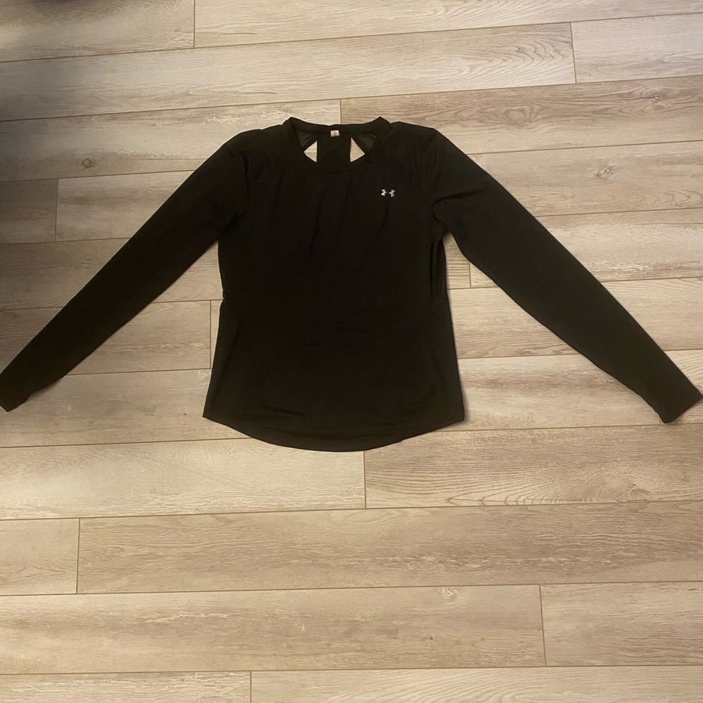 Under armour long sleeve training tee with mesh